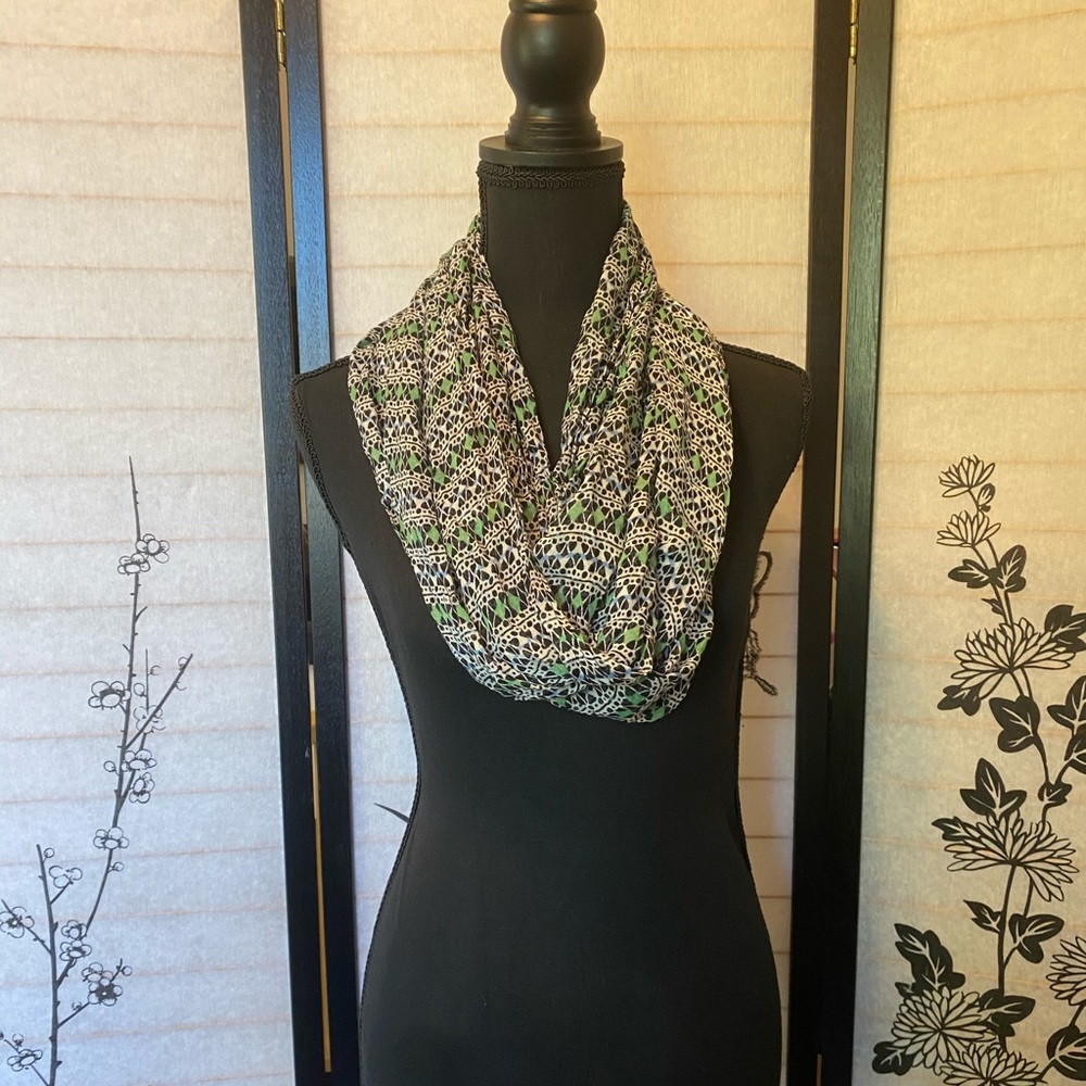 Green & Black Patterned Infinity Scarf